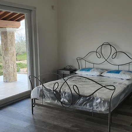 Villa Tenuta Santa Chiara *