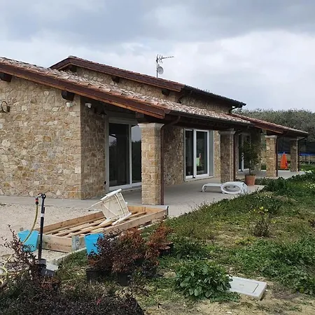 Tenuta Santa Chiara *